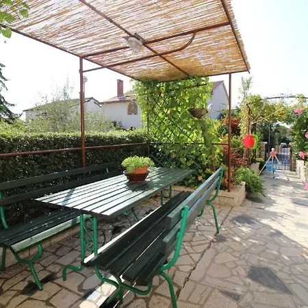 Apartment In Mit Schoner Terrasse