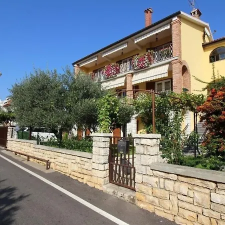 In Mit Schoner Terrasse * Poreč