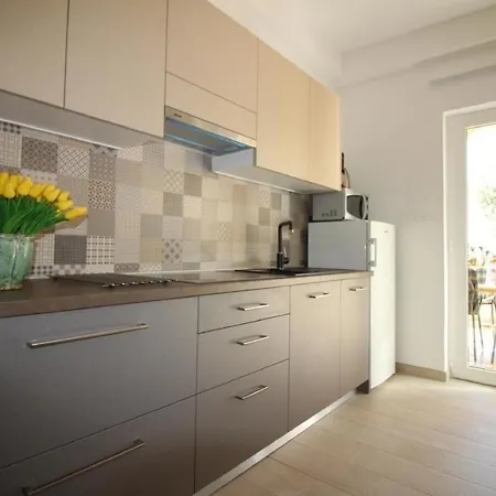 In Mit Schoner Terrasse Apartamento